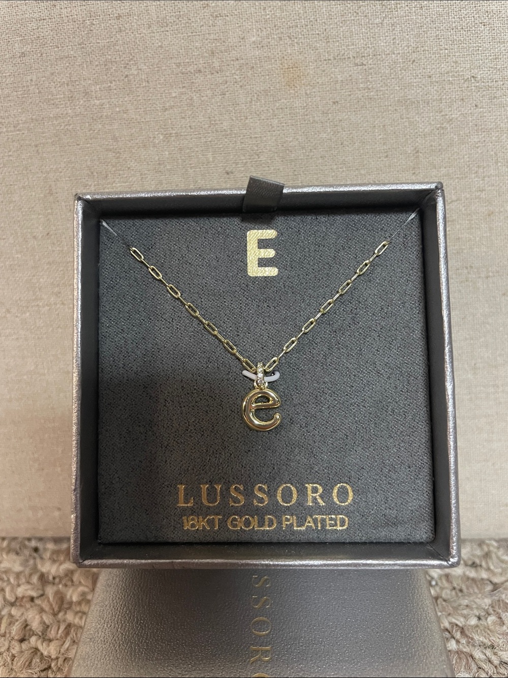 Gold Letter 'e' Pendant Necklace - Elegant Initial Necklace